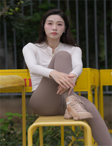 《岳把我用嘴含进满足我视频》