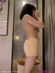 《征服艳妇后宫春色》