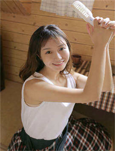 《精子pk美女》
